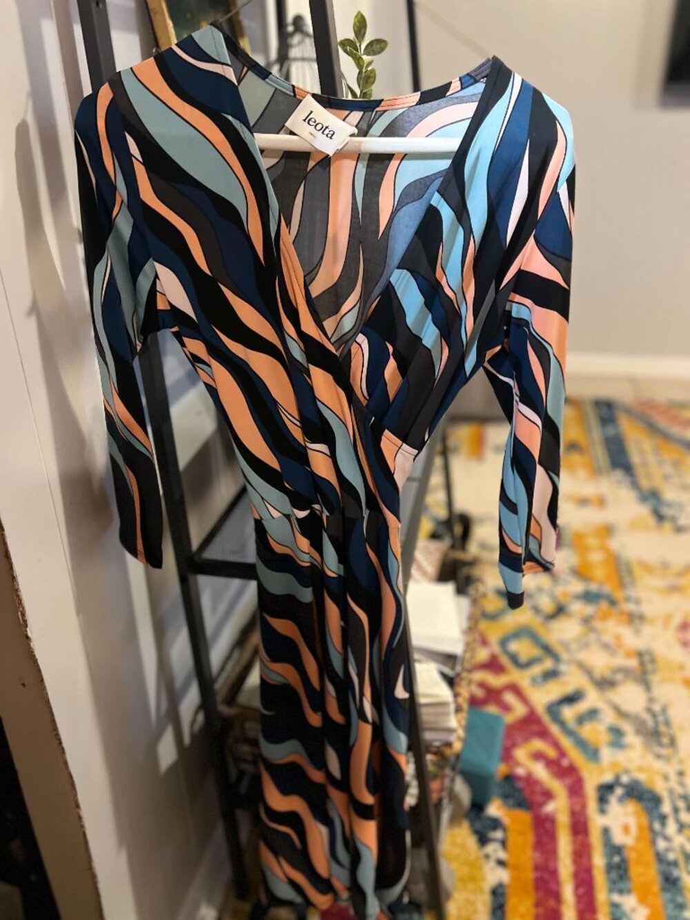 Leota Abstract Print Wrap Dress Size Small